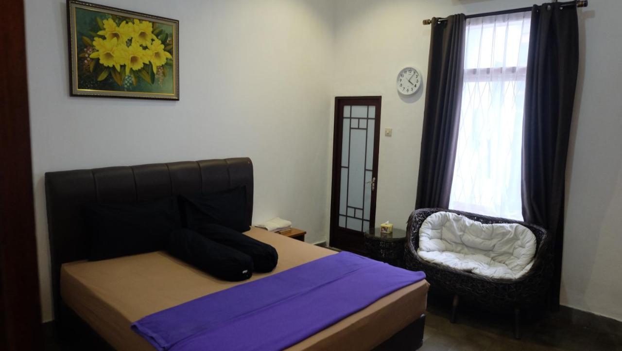 Sultan Guesthouse Tulungagung Exterior photo