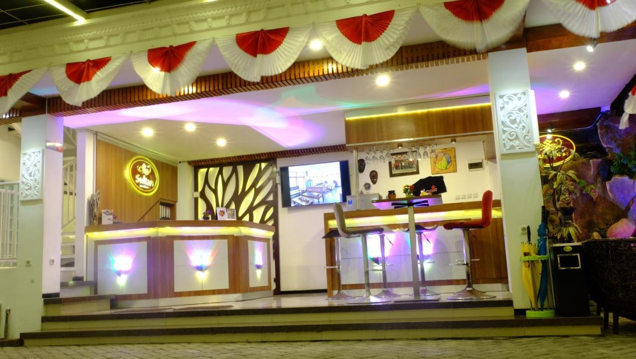Sultan Guesthouse Tulungagung Exterior photo