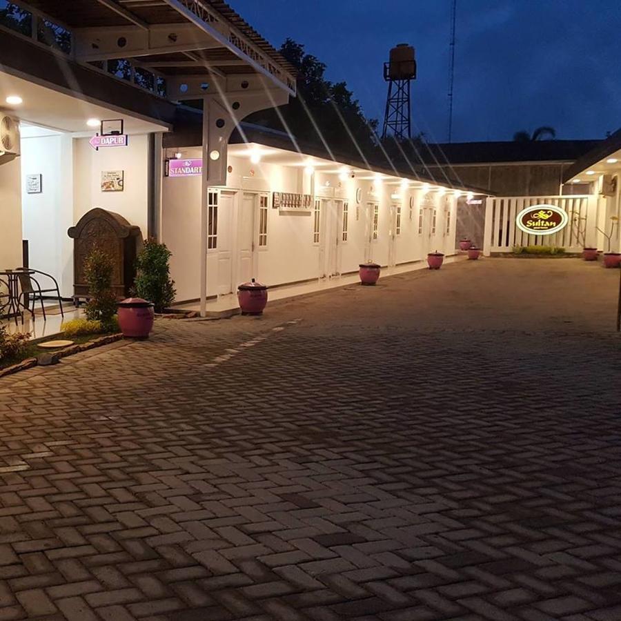 Sultan Guesthouse Tulungagung Exterior photo